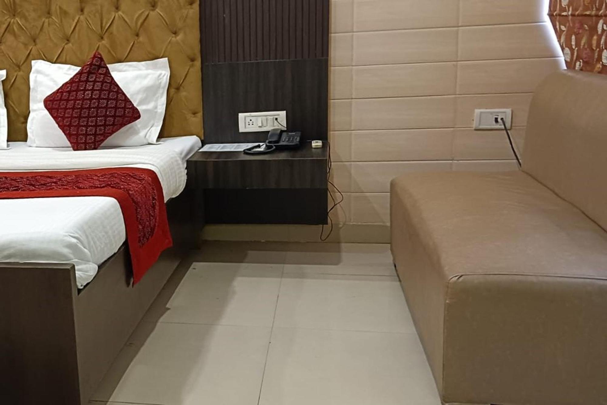 Hotel Shree Kanta Gurgaon Luaran gambar